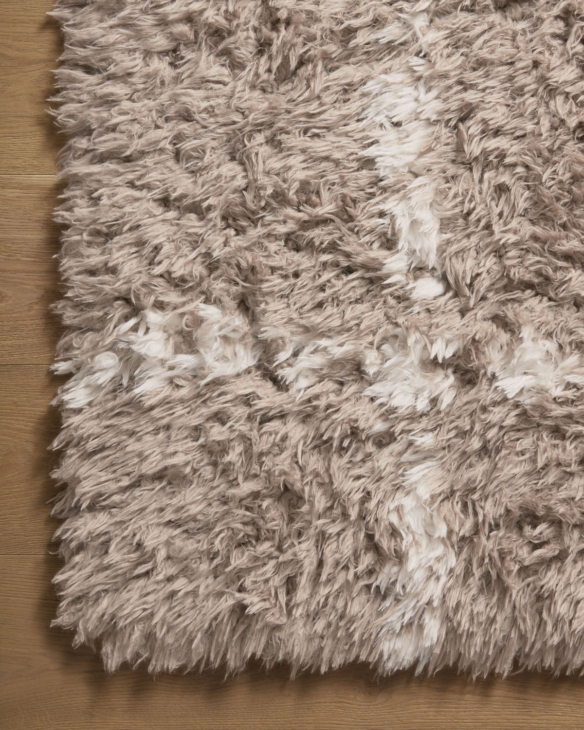 Amira Khaki/Ivory Rug – detail