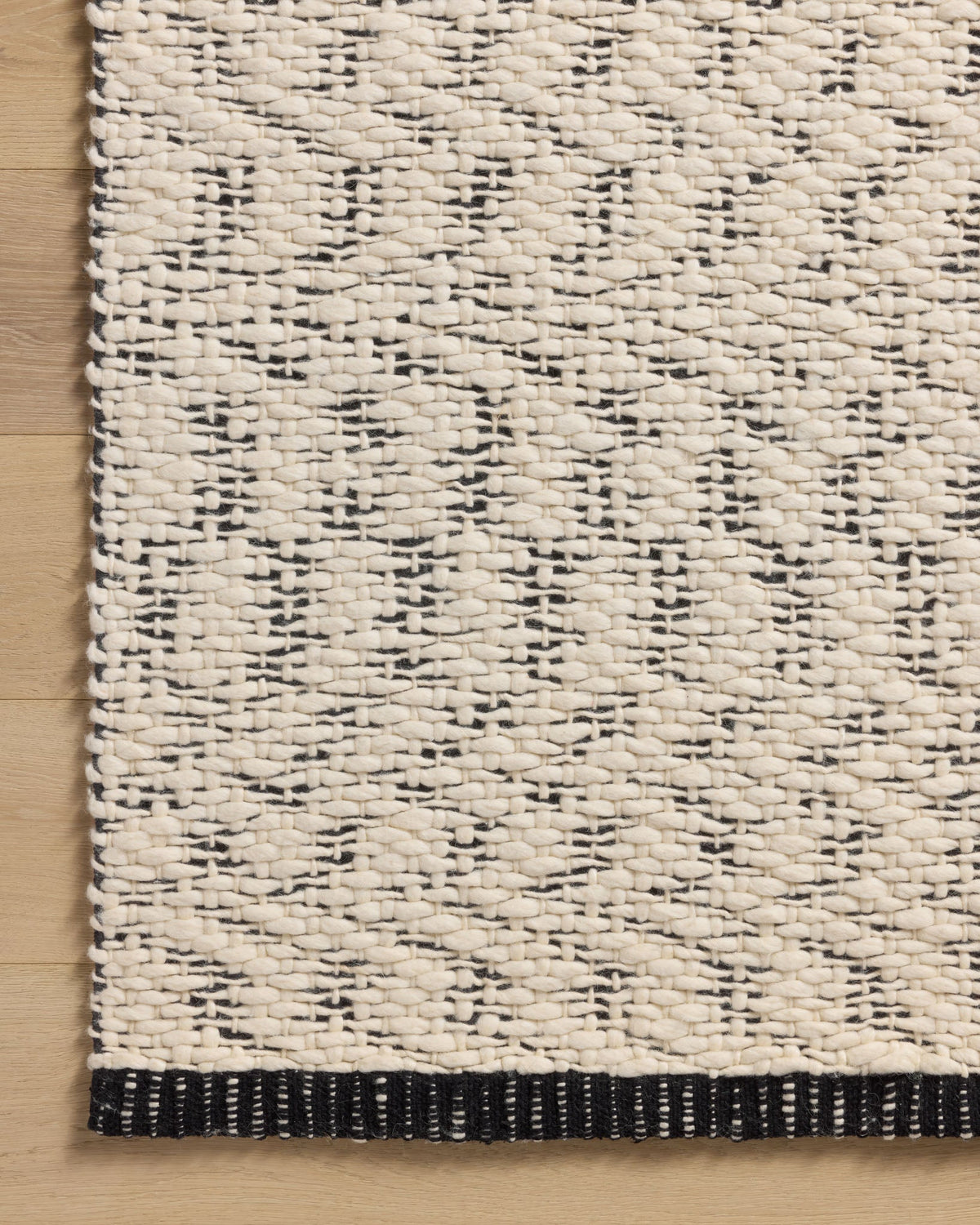 Betty Ivory/Black Rug – detail
