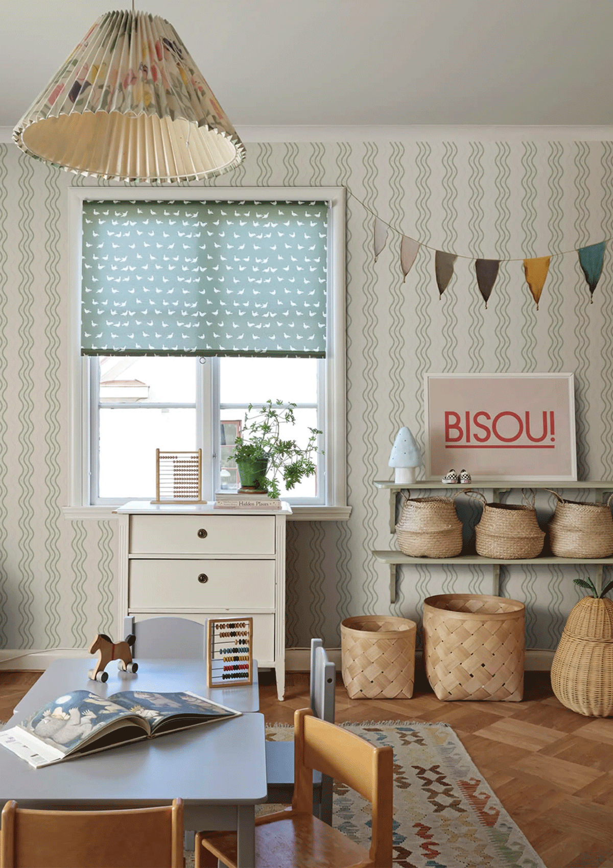 Ben Wallpaper in Garden Green