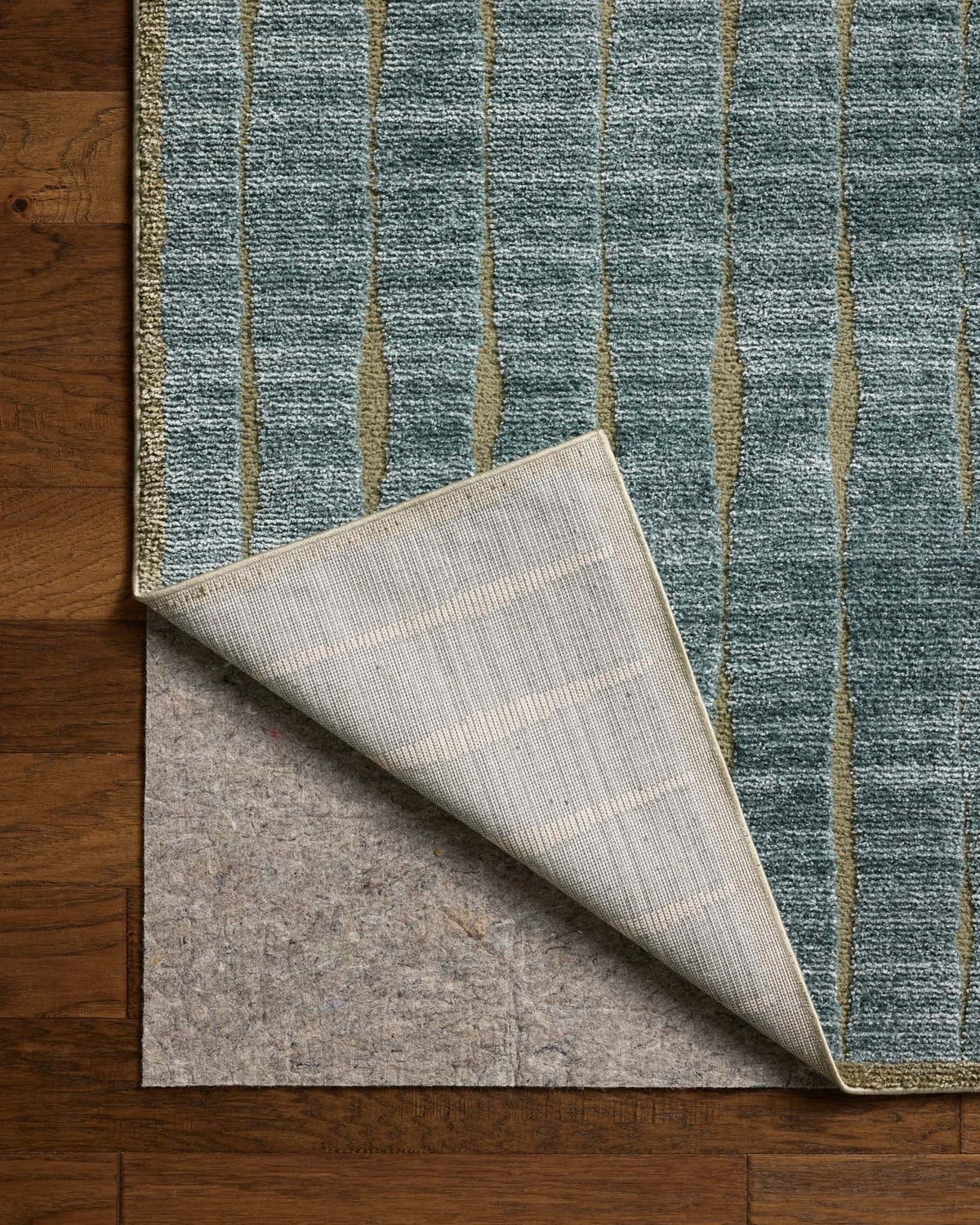 Calvin Ocean/Olive Rug – detail