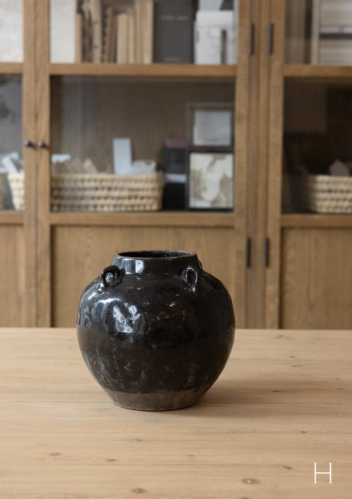 Danae Glazed Pot