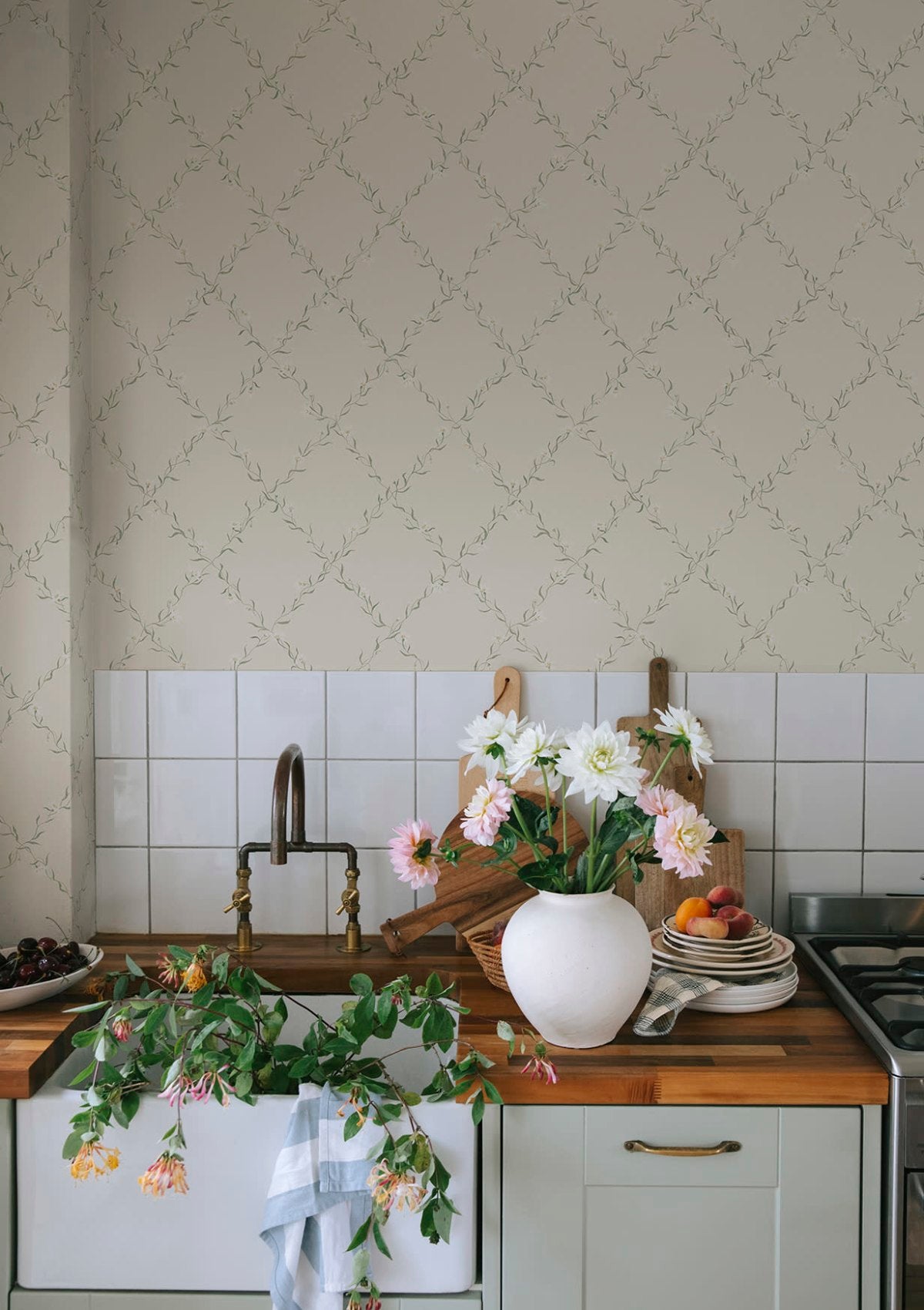 Ewa Wallpaper in Sandstone