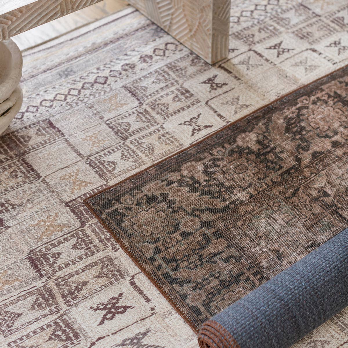 Harman Minita Rug β HBL10 β room scene