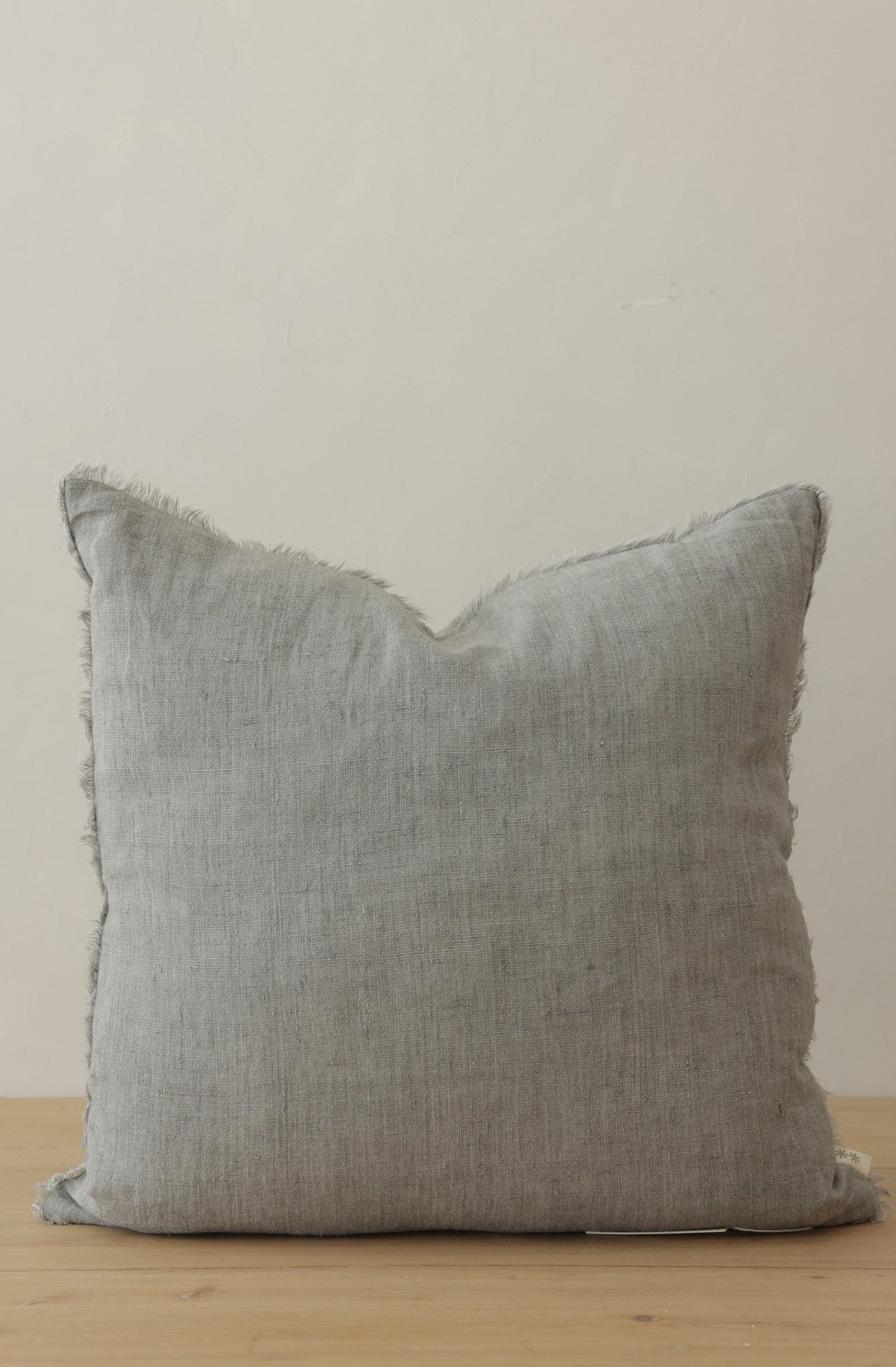 Lina Linen Pillow 20x20