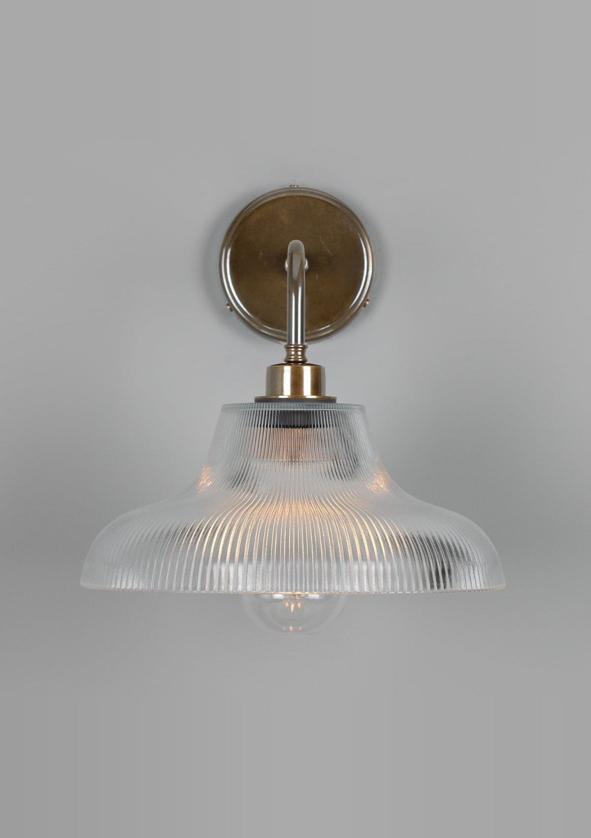 Mono Vintage Railway Glass Bathroom Wall Sconce – Antique Brass