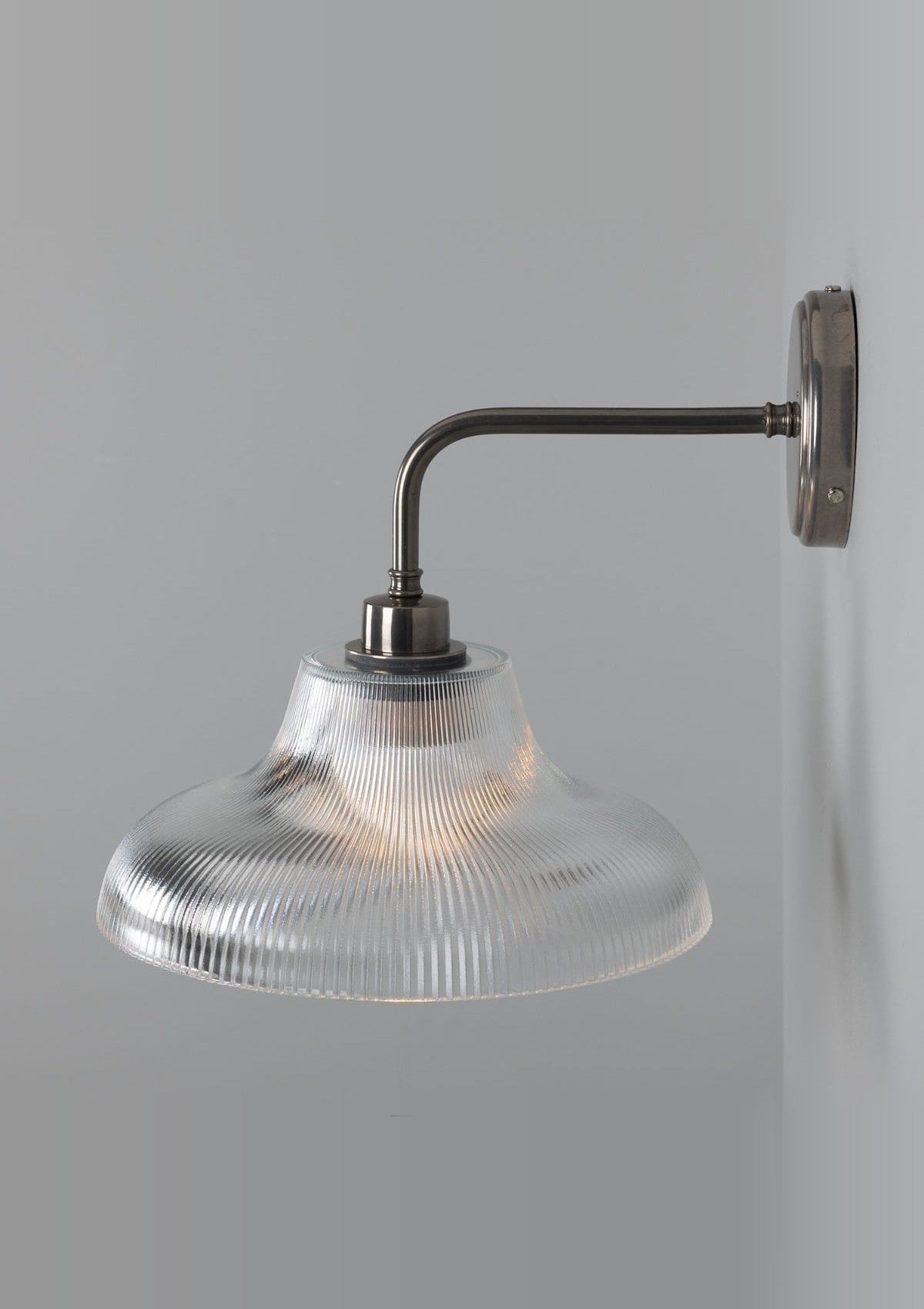 Mono Vintage Railway Glass Bathroom Wall Sconce – Antique Brass