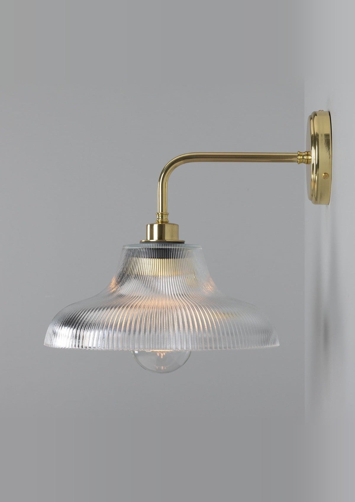 Mono Vintage Railway Glass Bathroom Wall Sconce – Polished Brass