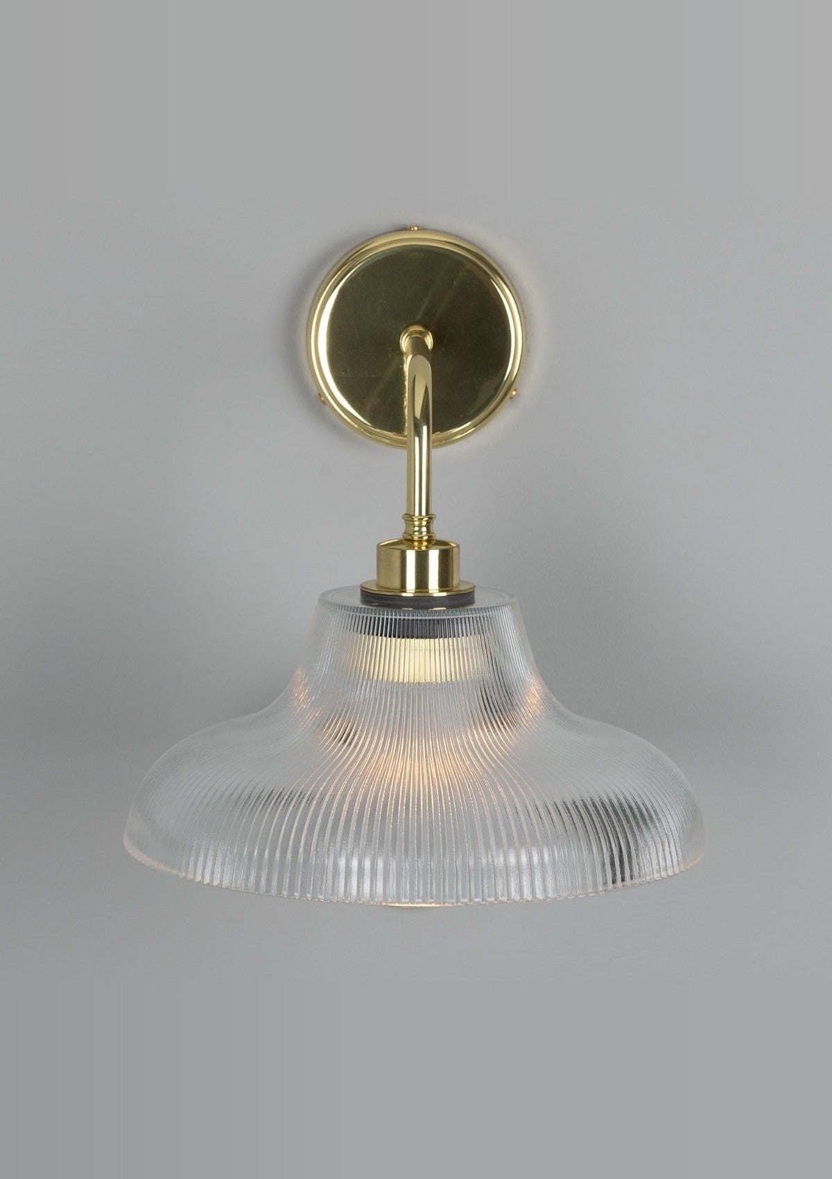 Mono Vintage Railway Glass Bathroom Wall Sconce – Polished Brass