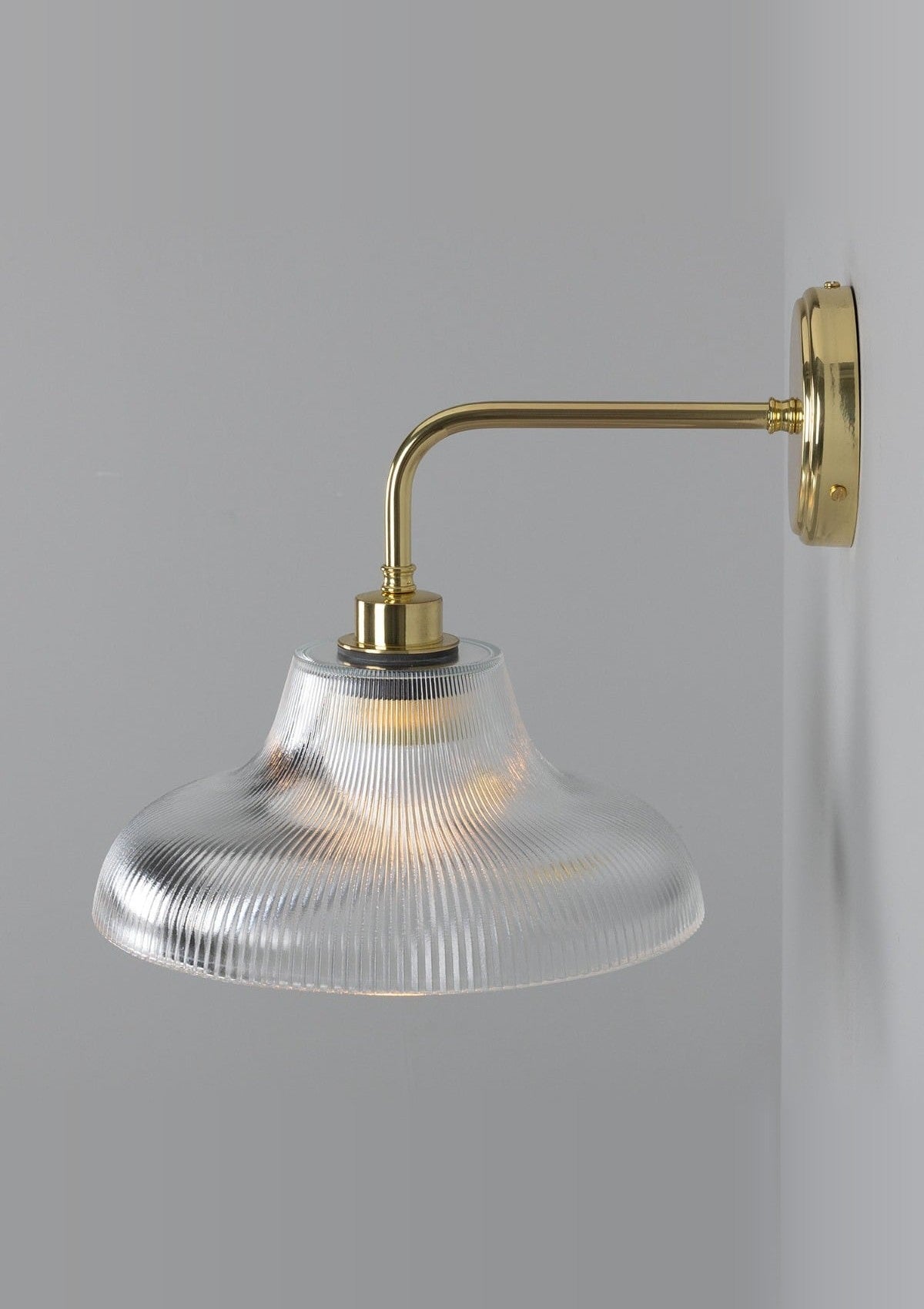 Mono Vintage Railway Glass Bathroom Wall Sconce – Polished Brass