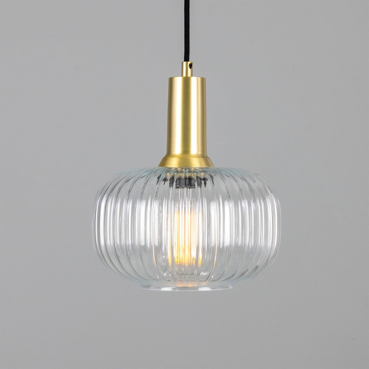 Nehir Reeded Glass and Brass Pendant – Satin Brass