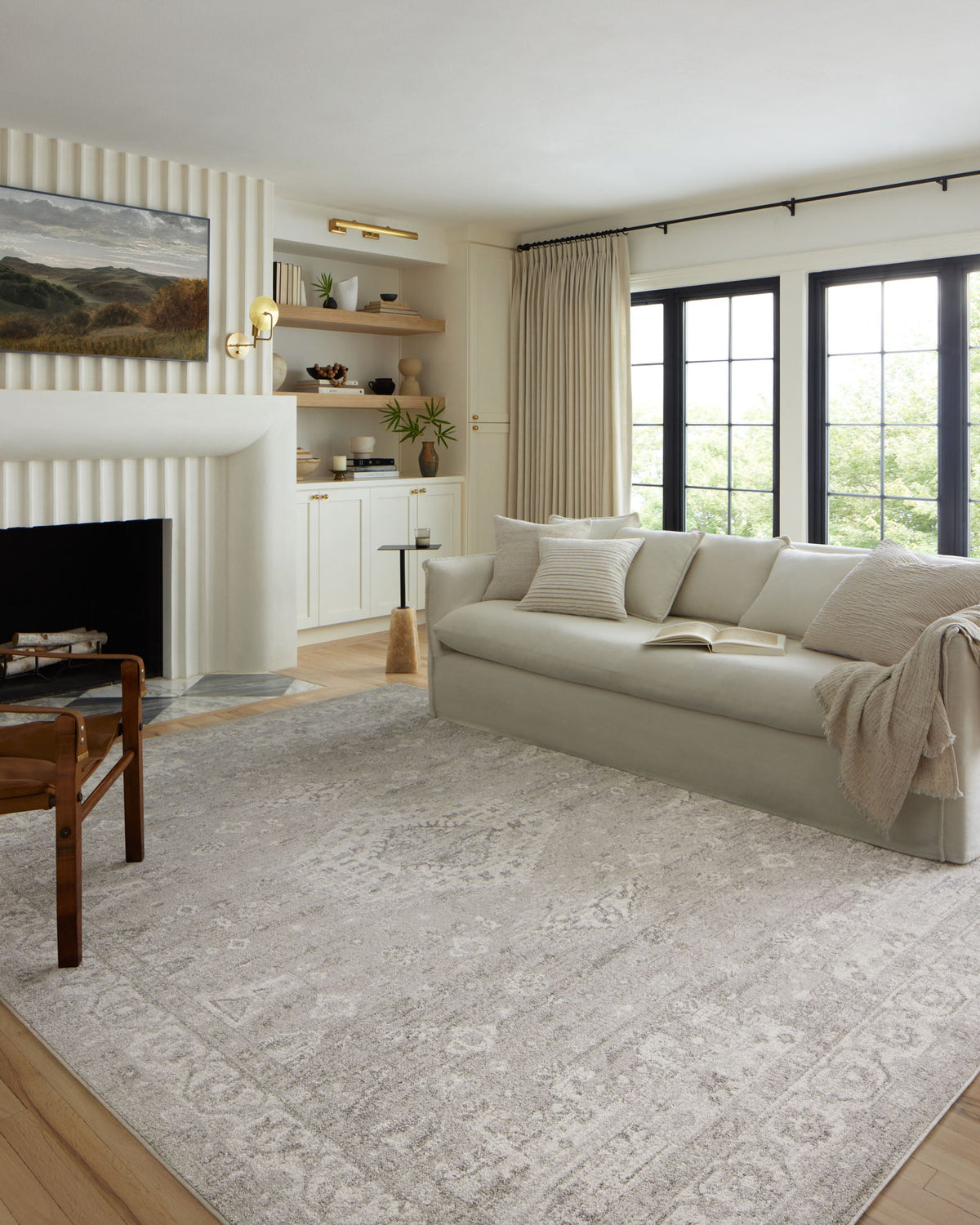 Odette Silver/Ivory Rug – room scene