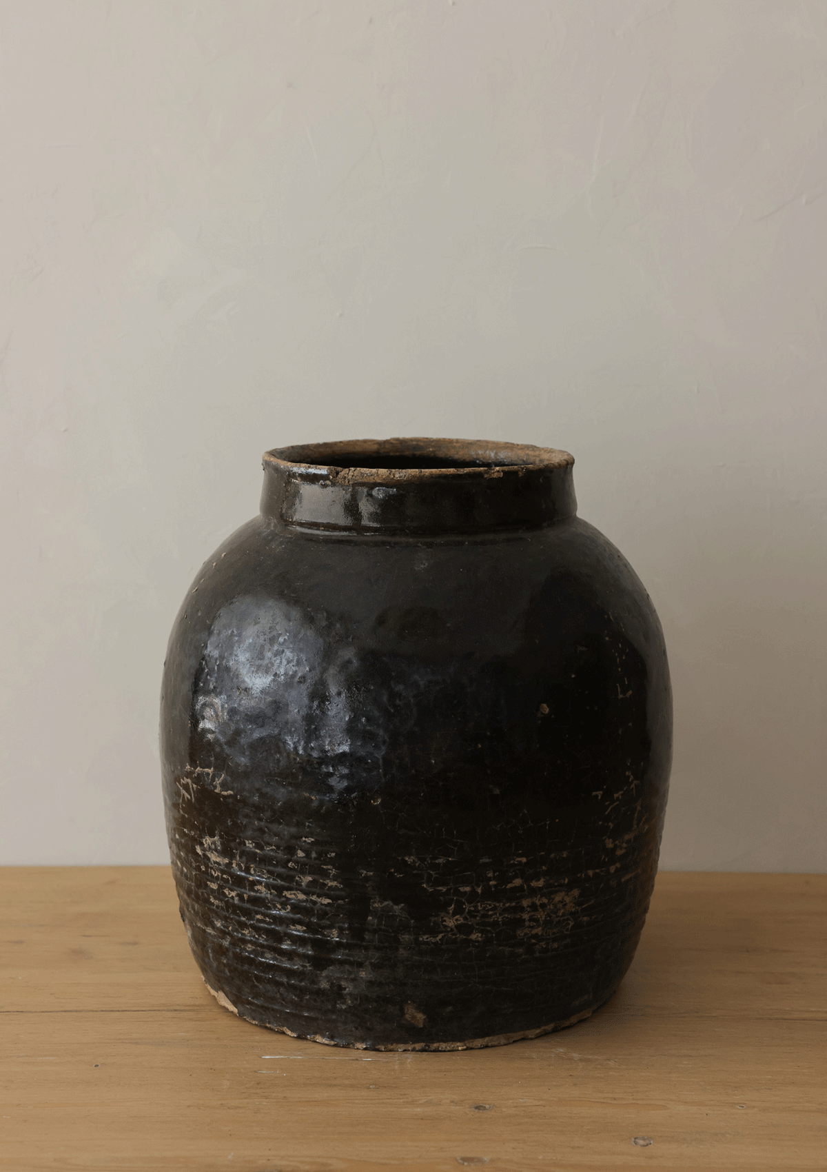 Obsidian Glaze Ribbed Jar