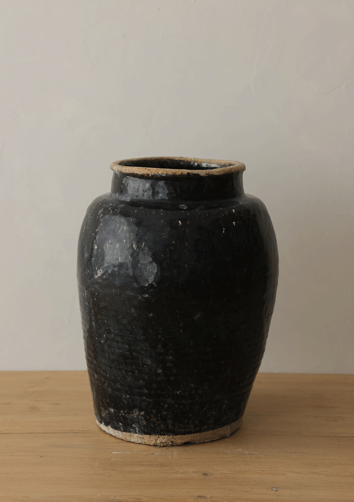 Obsidian Glaze Ribbed Jar