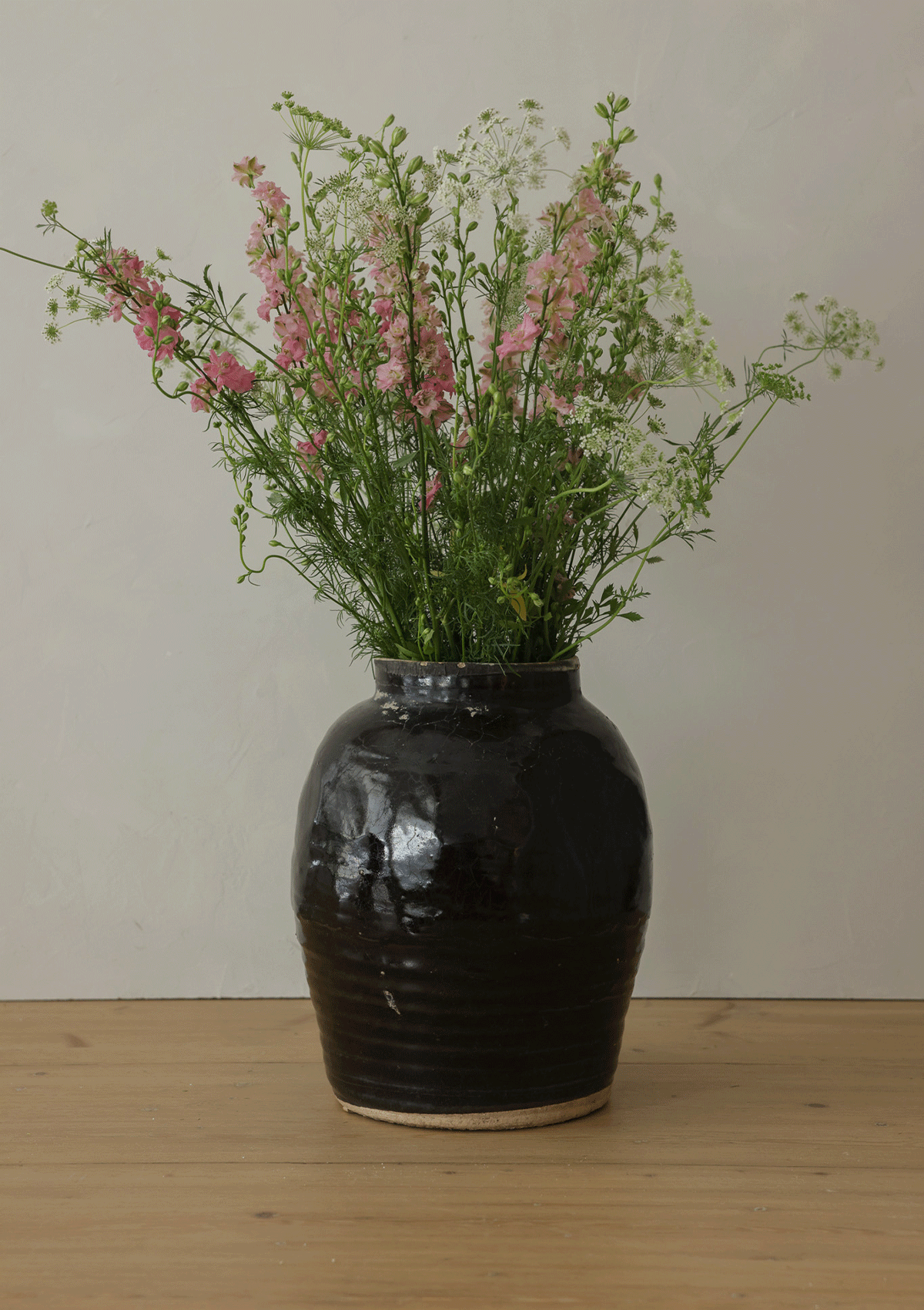 Obsidian Glaze Ribbed Jar