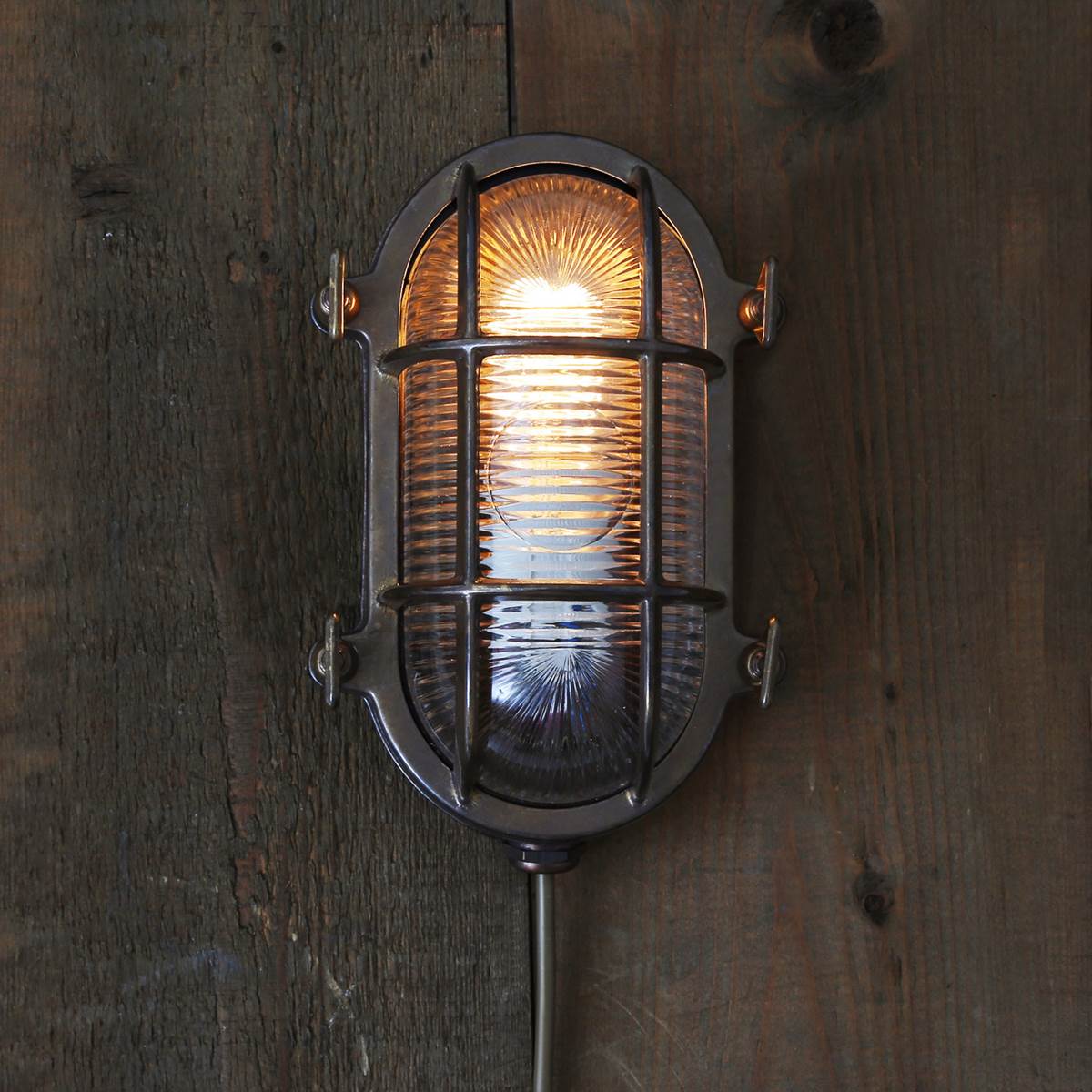 Ruben Small Brass Oval Marine Light – Antique Brass