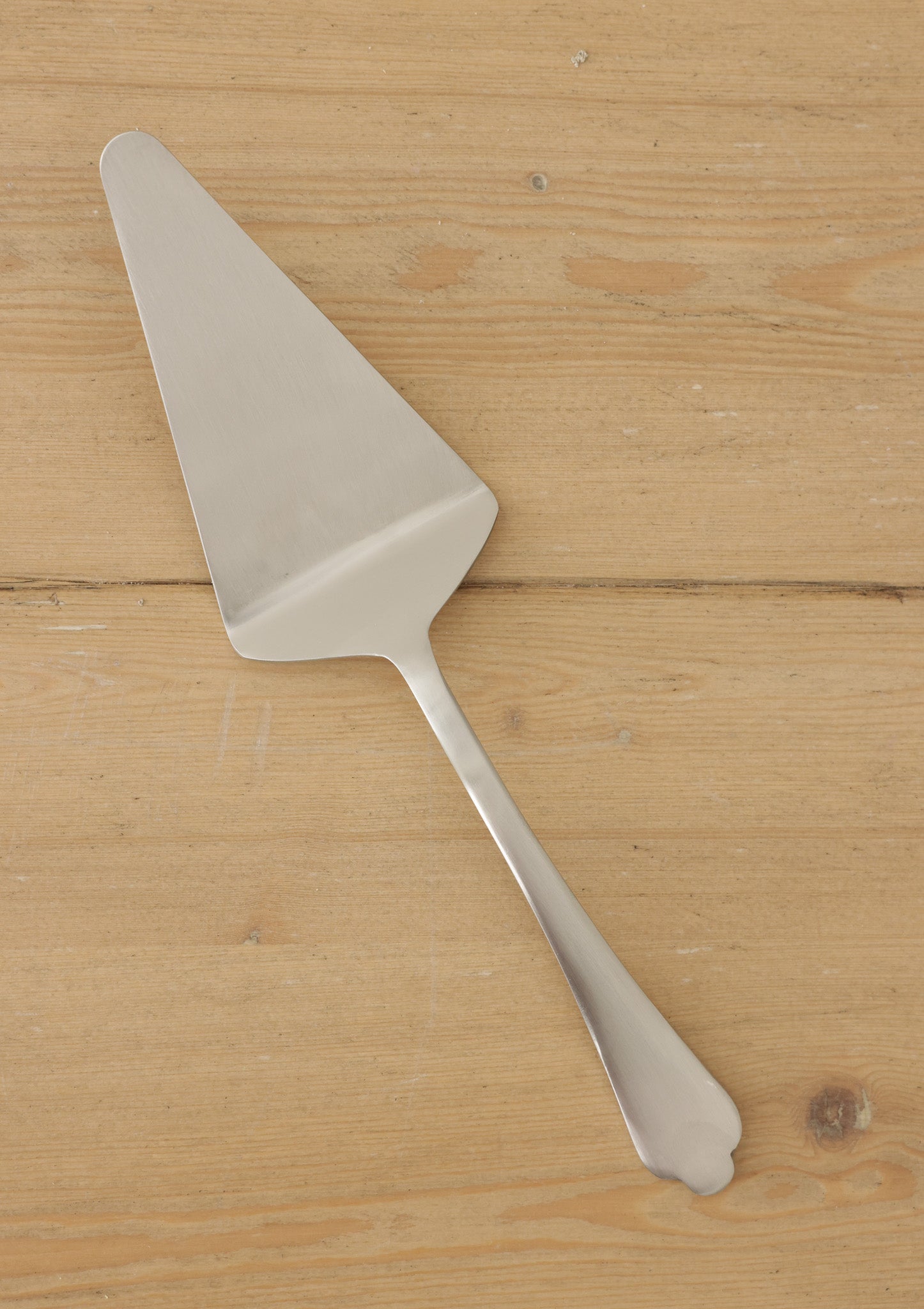 Rue Server in Silver