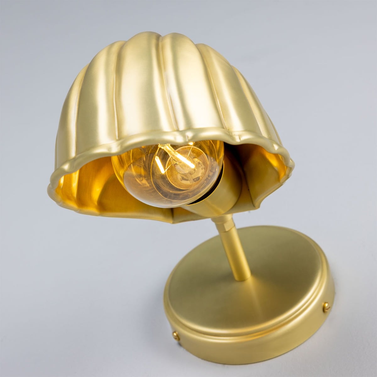 Shell Adjustable Brass Wall Sconce – Satin Brass