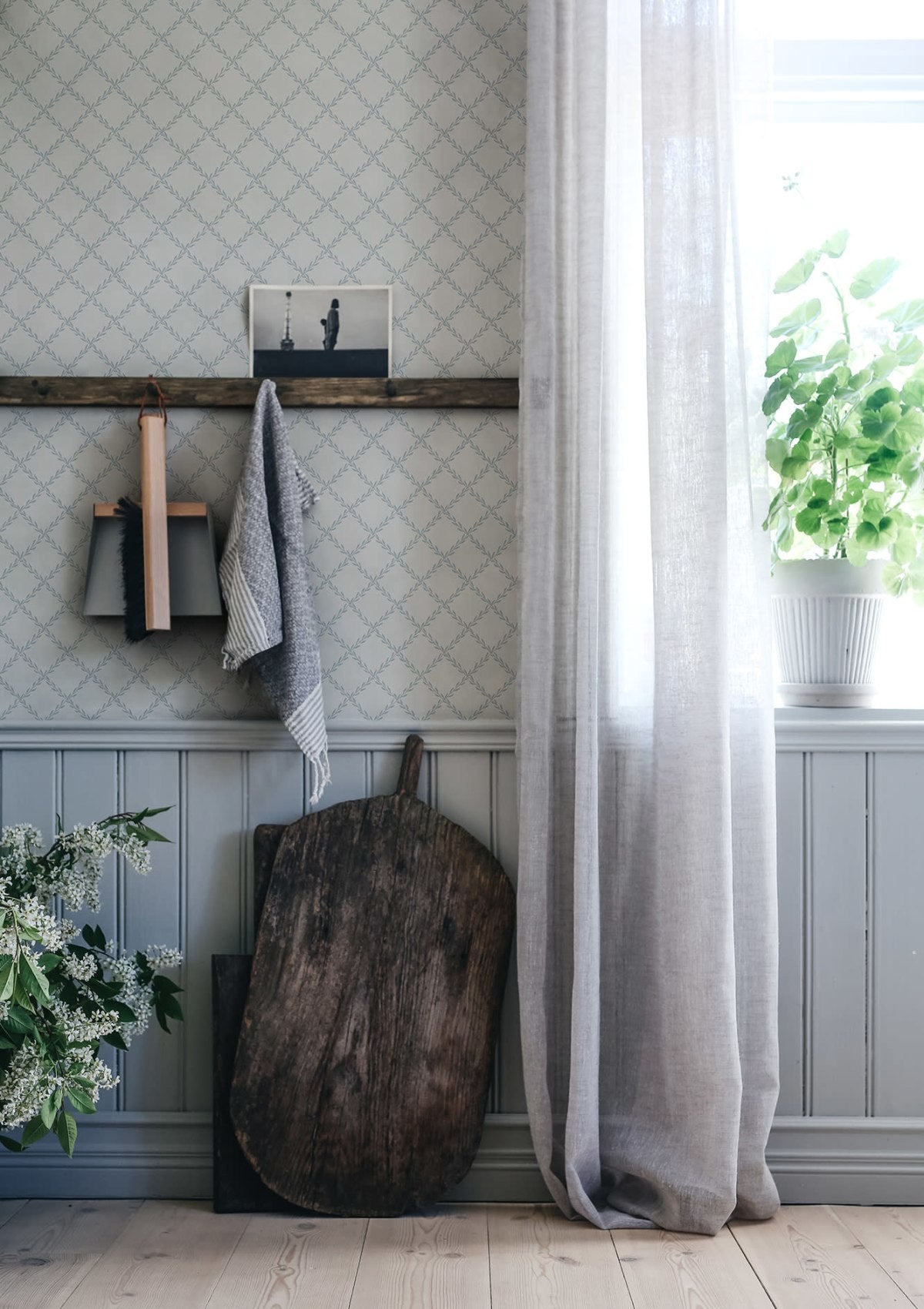 Trellis Wallpaper in Misty Blue