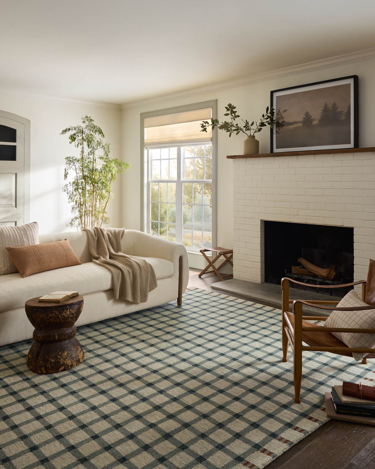Waylon Spa/Brick Rug – room scene