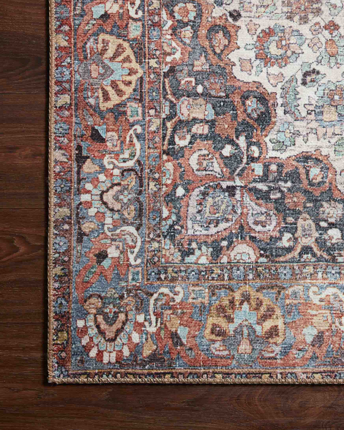 Wynter Red/Multi Rug – detail