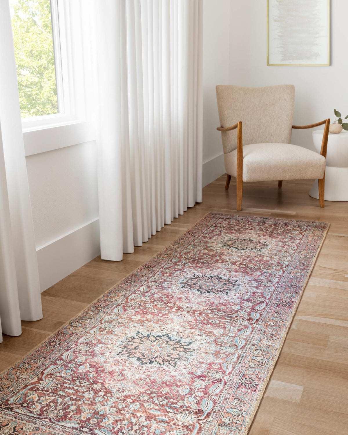 Wynter Tomato/Teal Rug – room scene