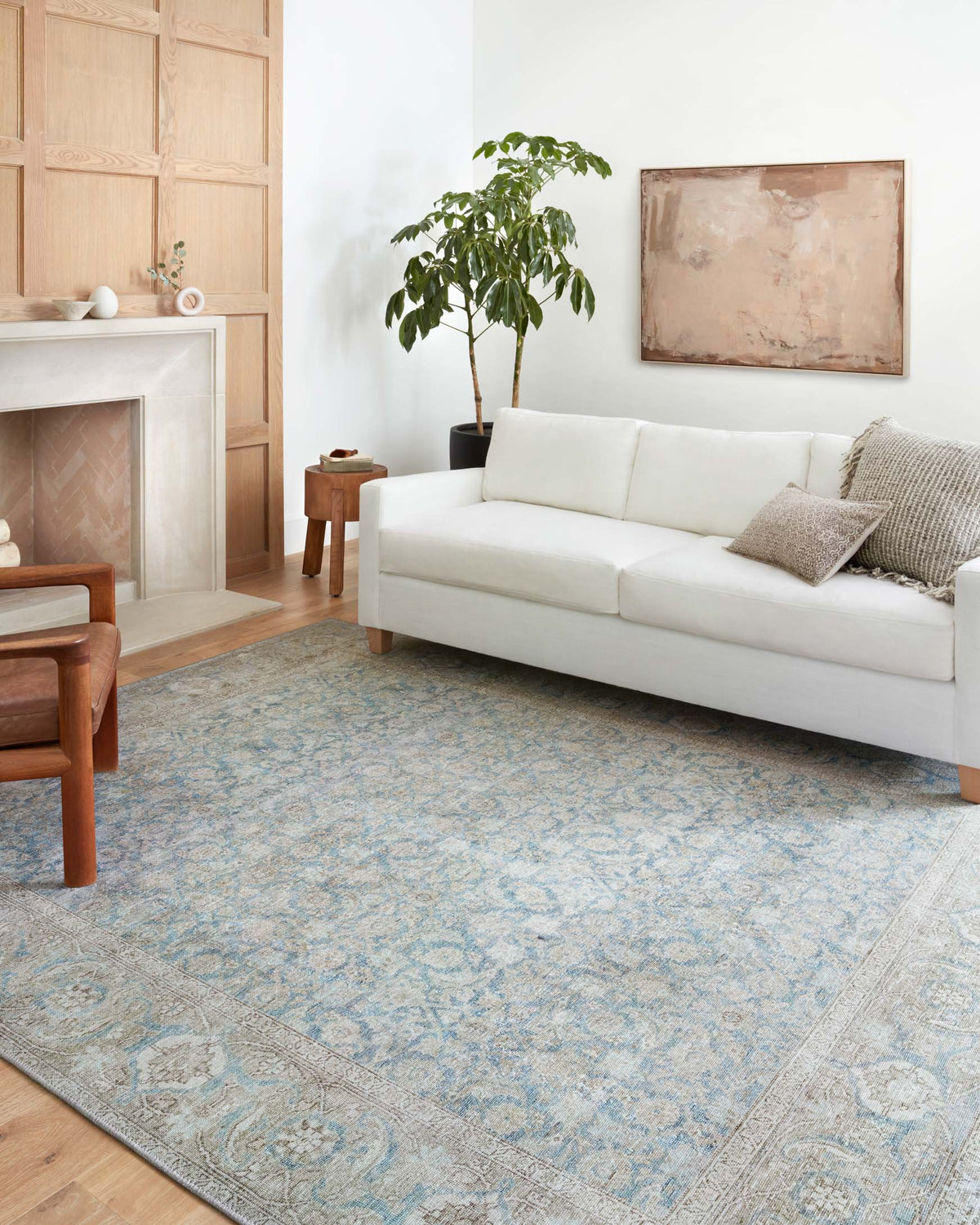 Wynter Ocean/Silver Rug – room scene