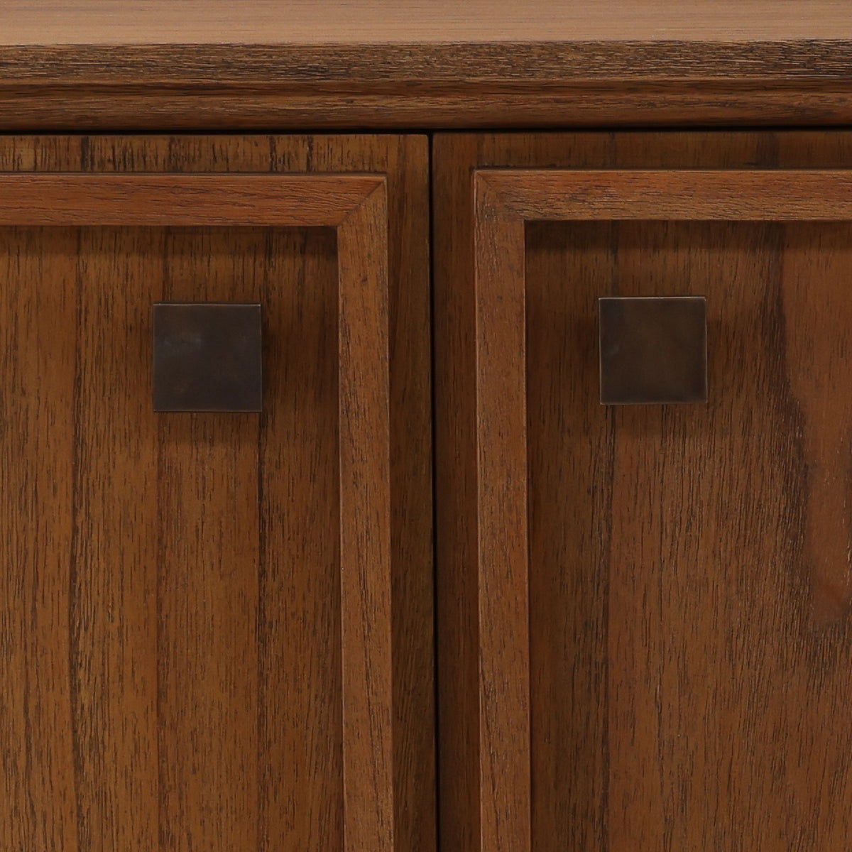 Yuridia Sideboard