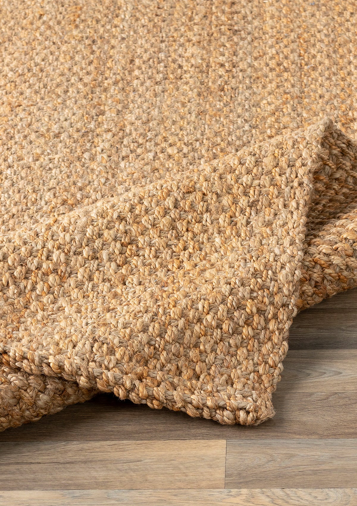 The Alika rug is strong and durable and can be used in high traffic areas.