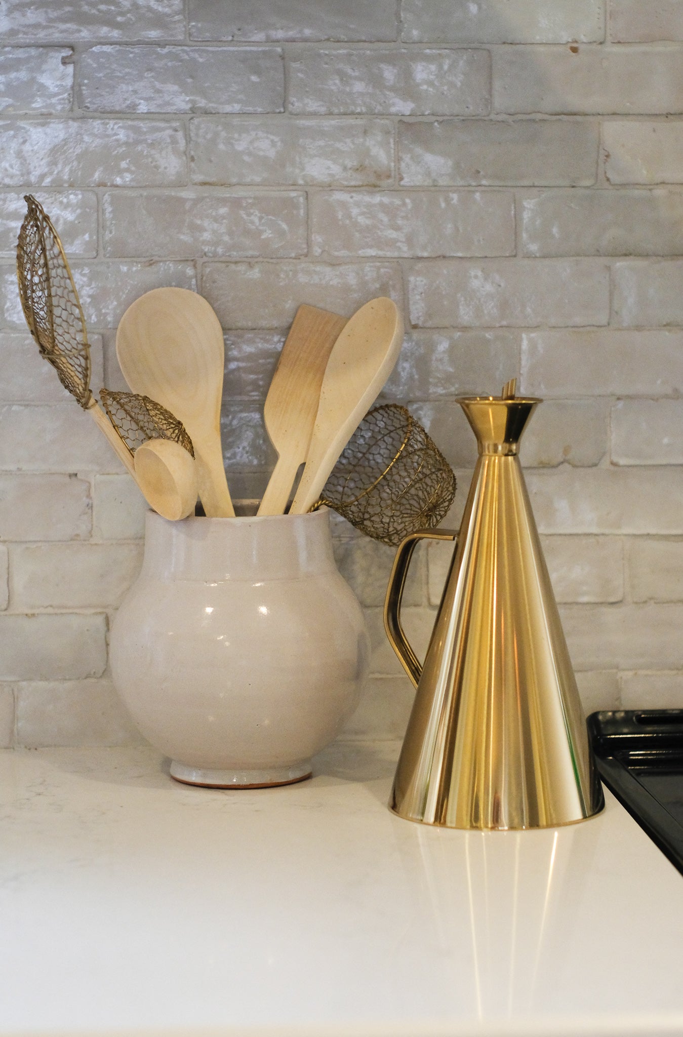 The perfect oil cruet to drizzle your favourite flavours.