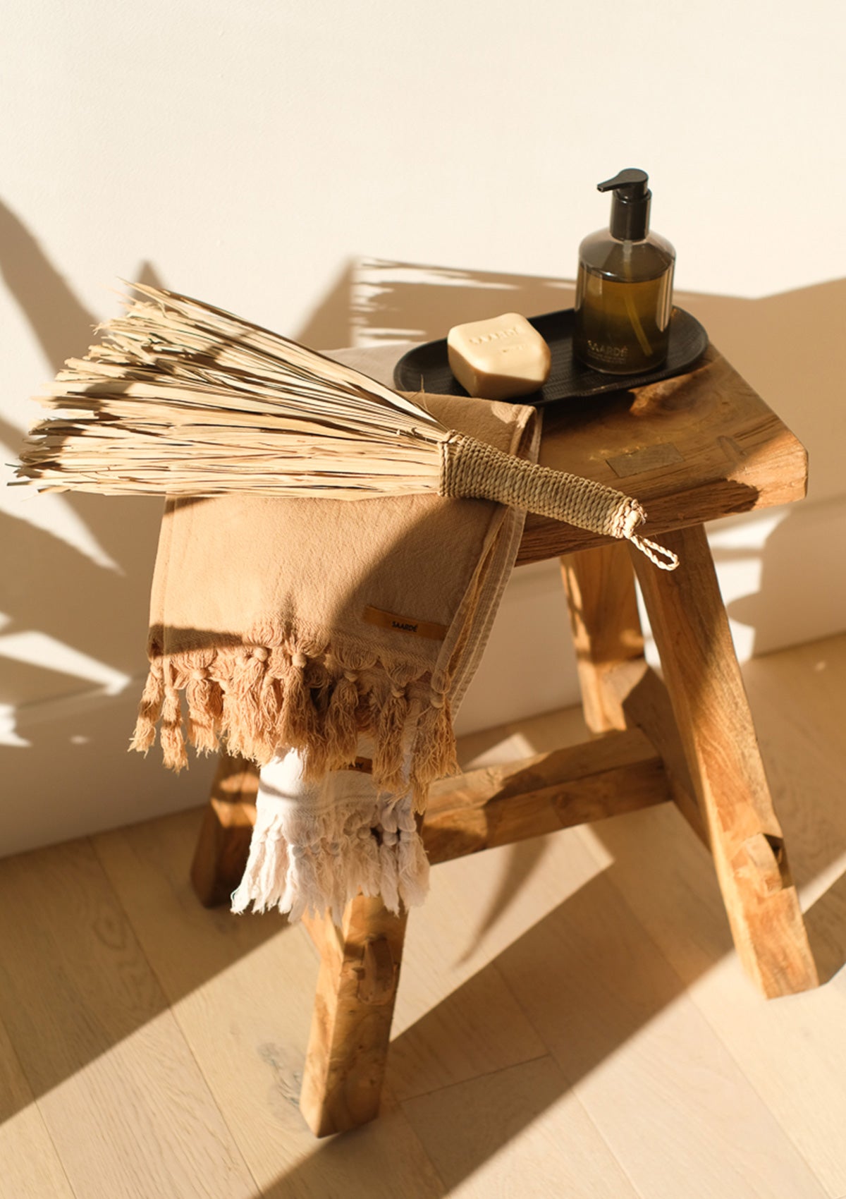 The Vintage Wash Hand Towel has beautiful tasseled ends that will add unique style to your bathroom.