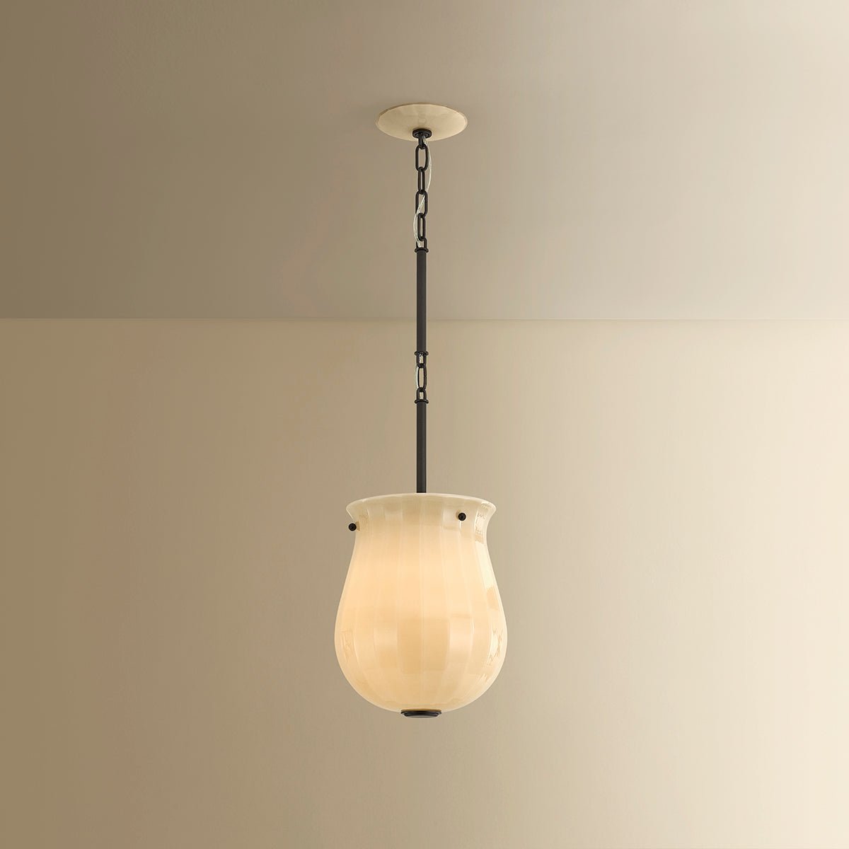 Nevins Pendant – 10" W