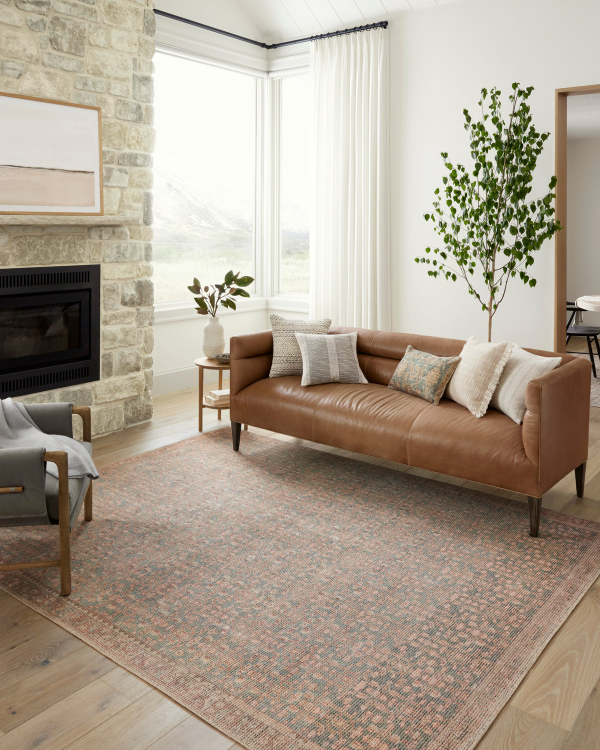Aubrey Blue/Terracotta Rug – room scene