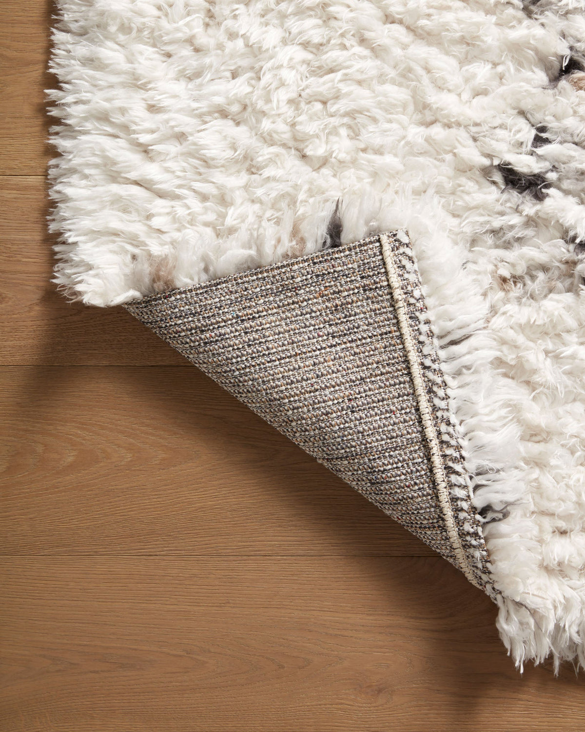 Amira Ivory/Granite Rug – detail