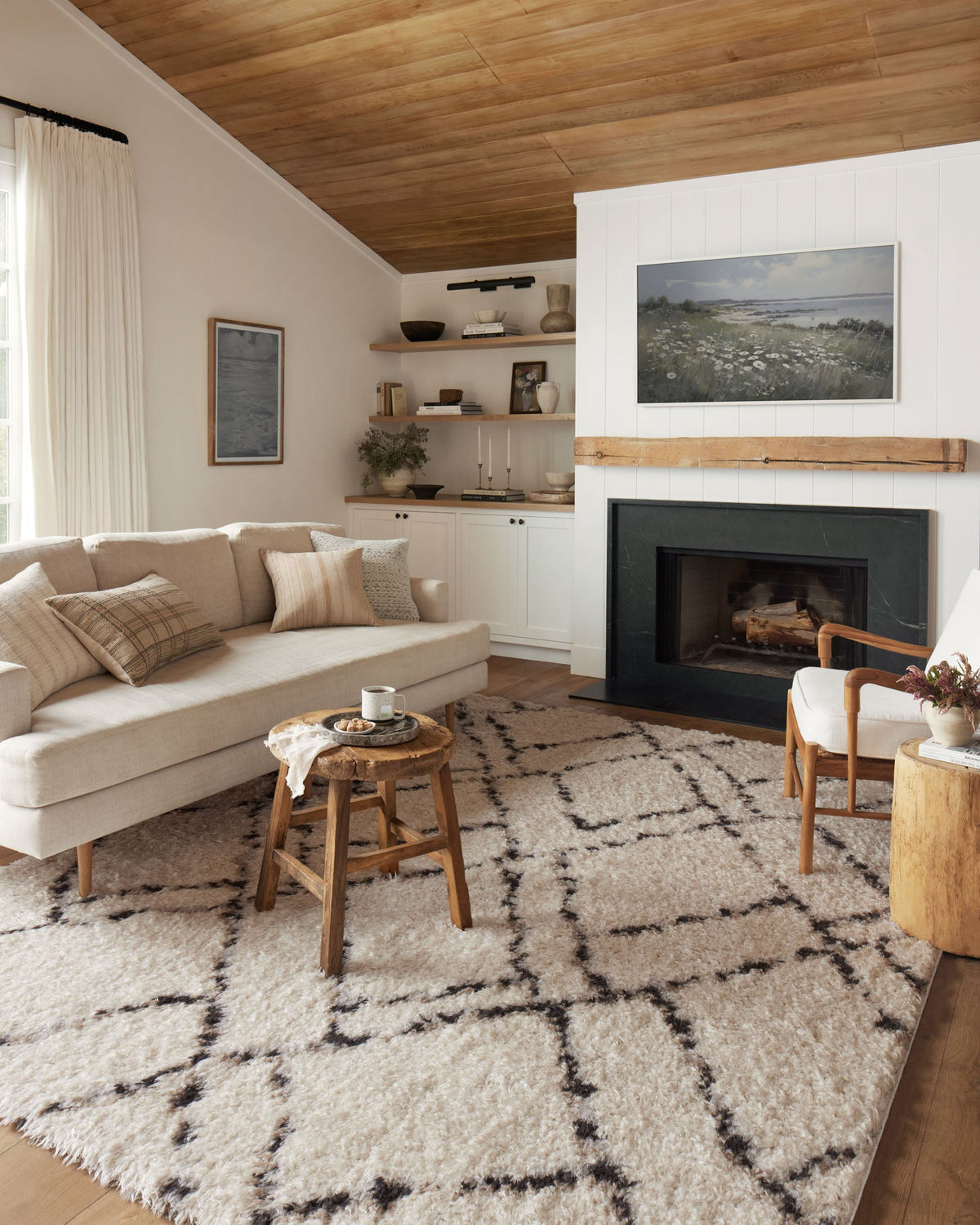 Amira Ivory/Bark Rug – room scene