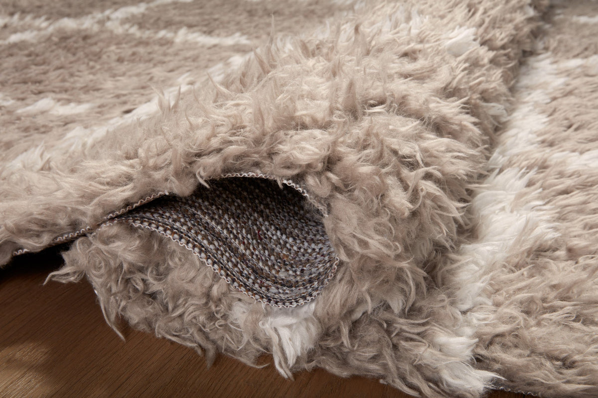 Amira Khaki/Ivory Rug – detail