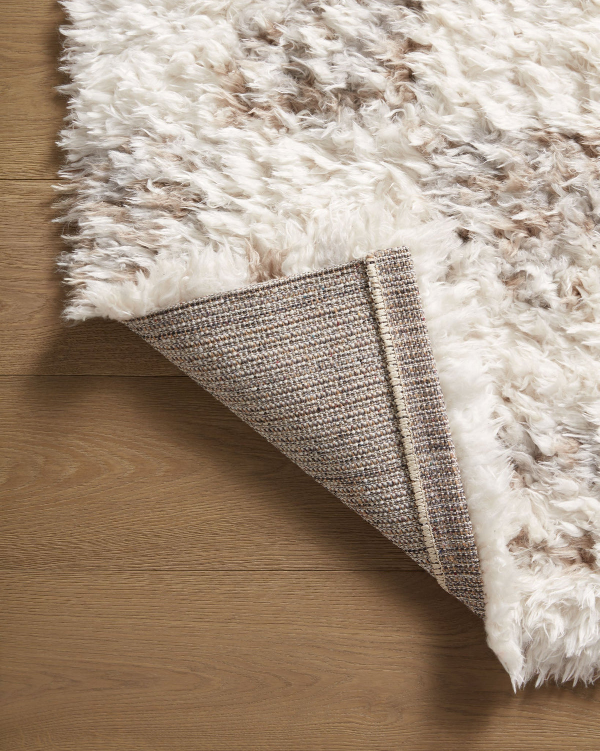 Amira Ivory Pebble Rug – detail