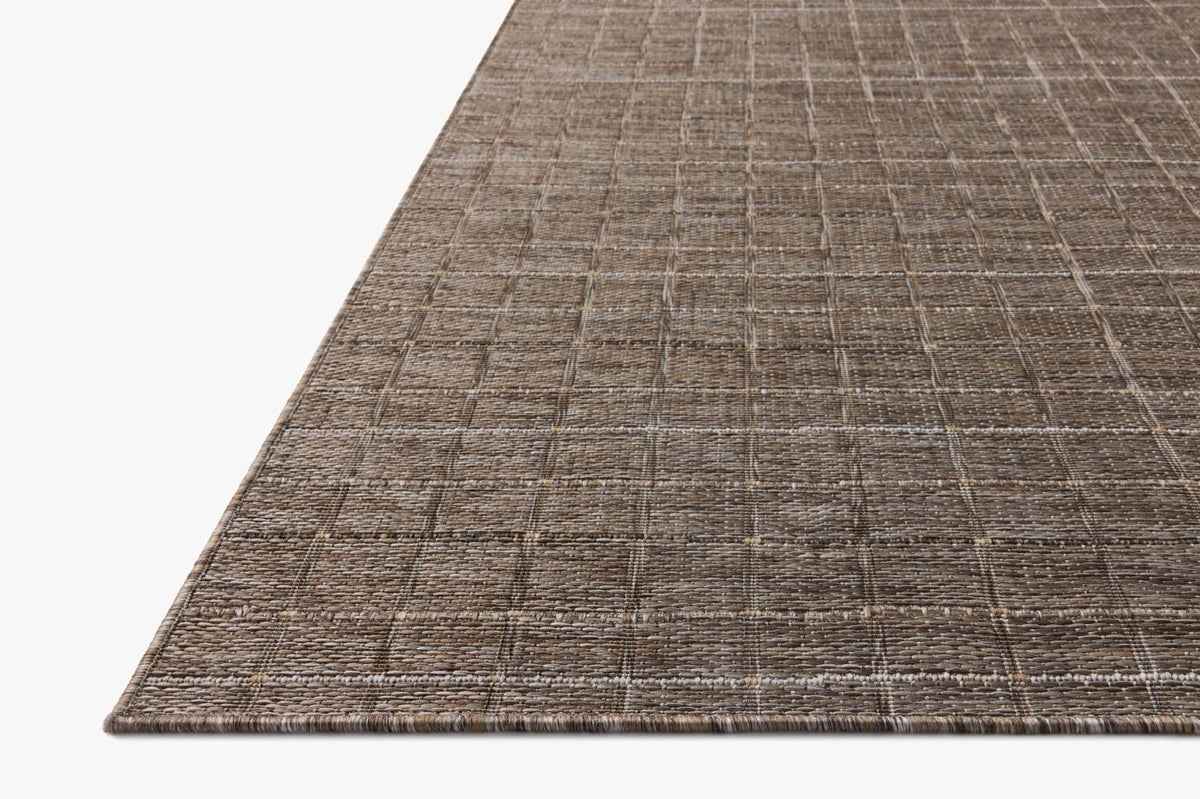 Birch Natural/Bark Indoor/Outdoor Rug – corner detail