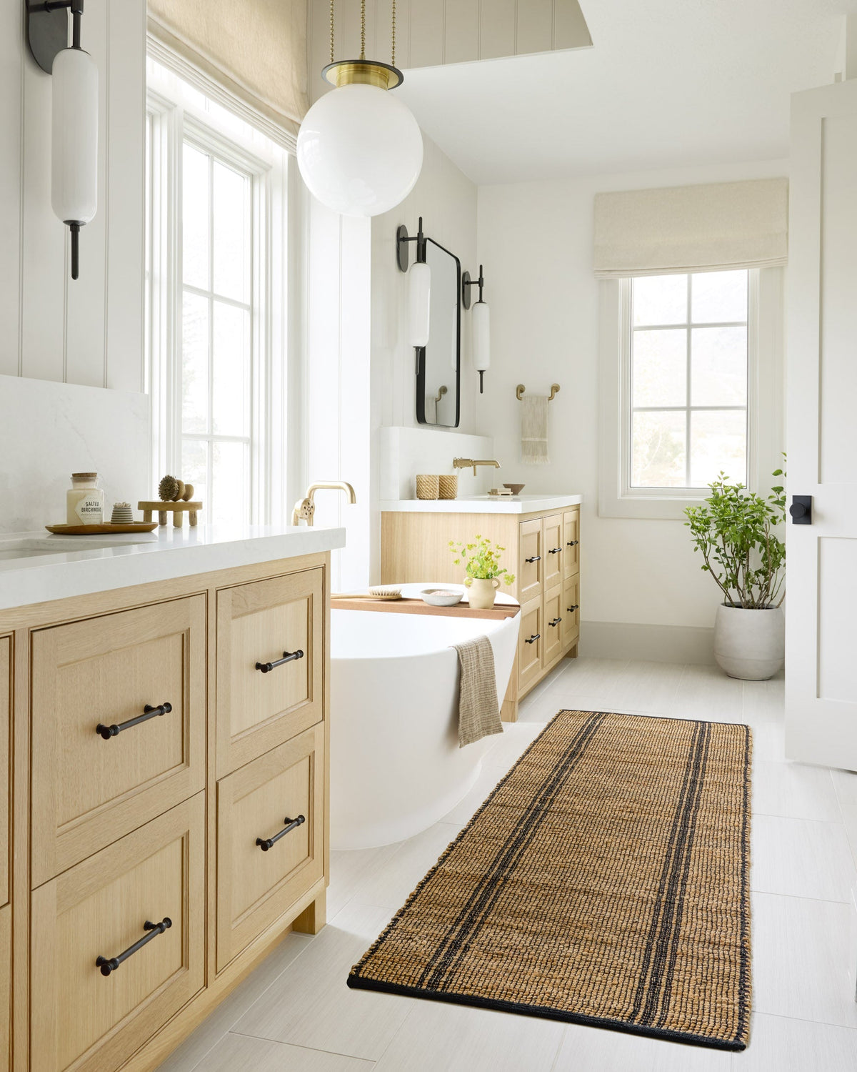 Colton Natural/Black Rug – room scene