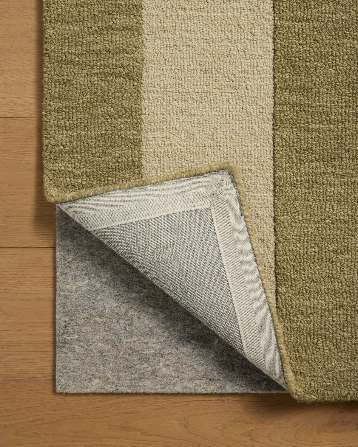 Craven Light Olive/Oatmeal Rug – detail