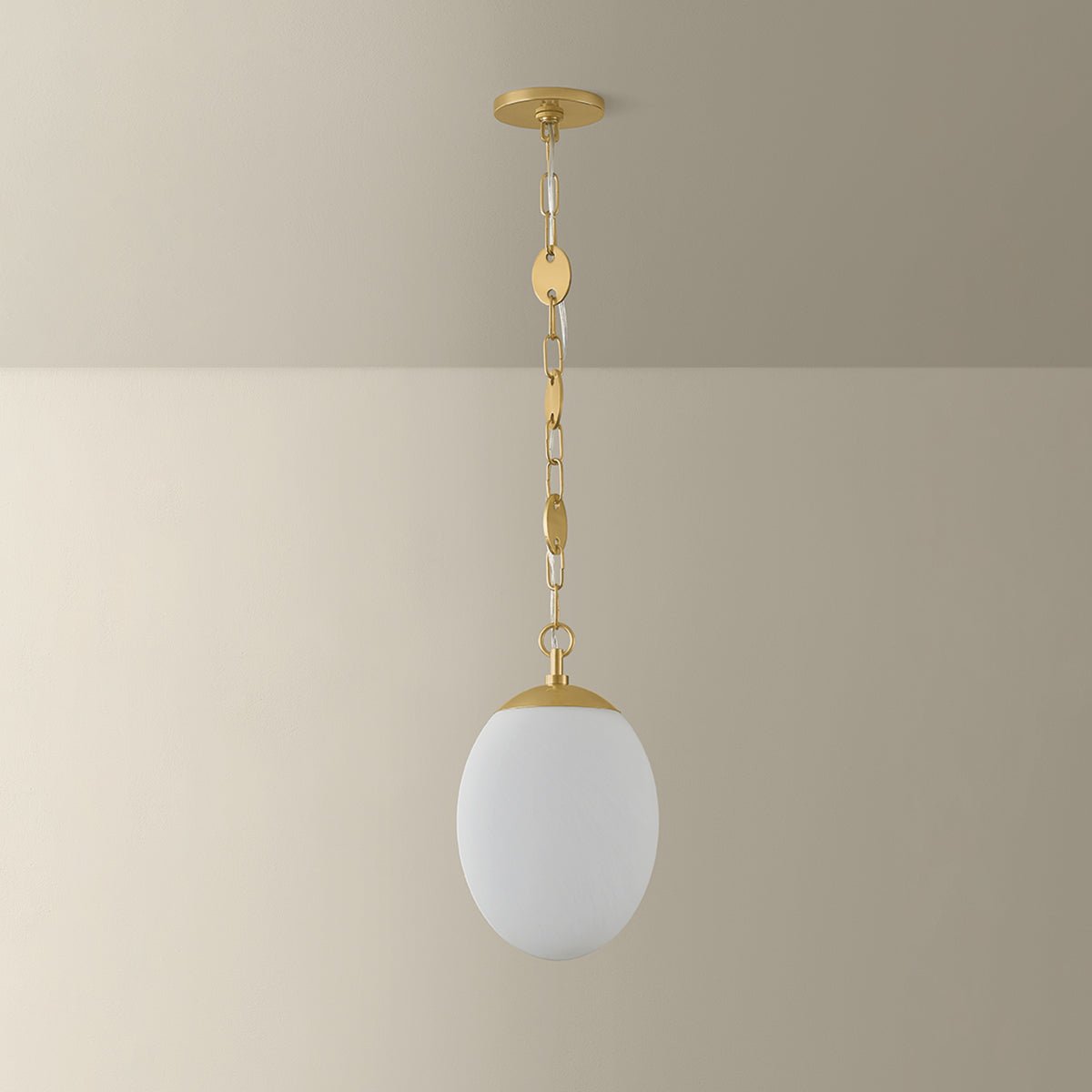 Nell Pendant – 8.25" W
