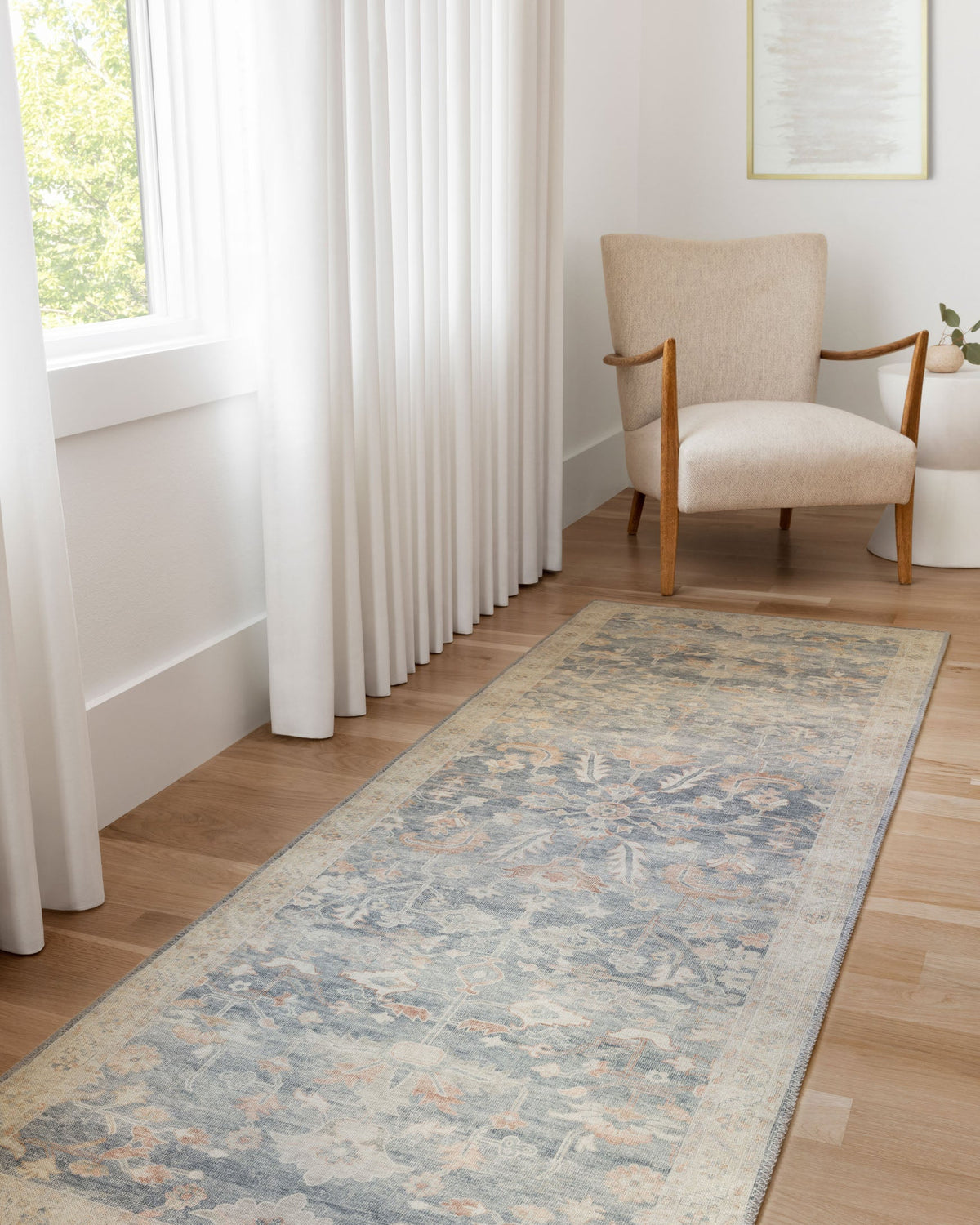 Hathaway Denim/Multi Rug – room scene