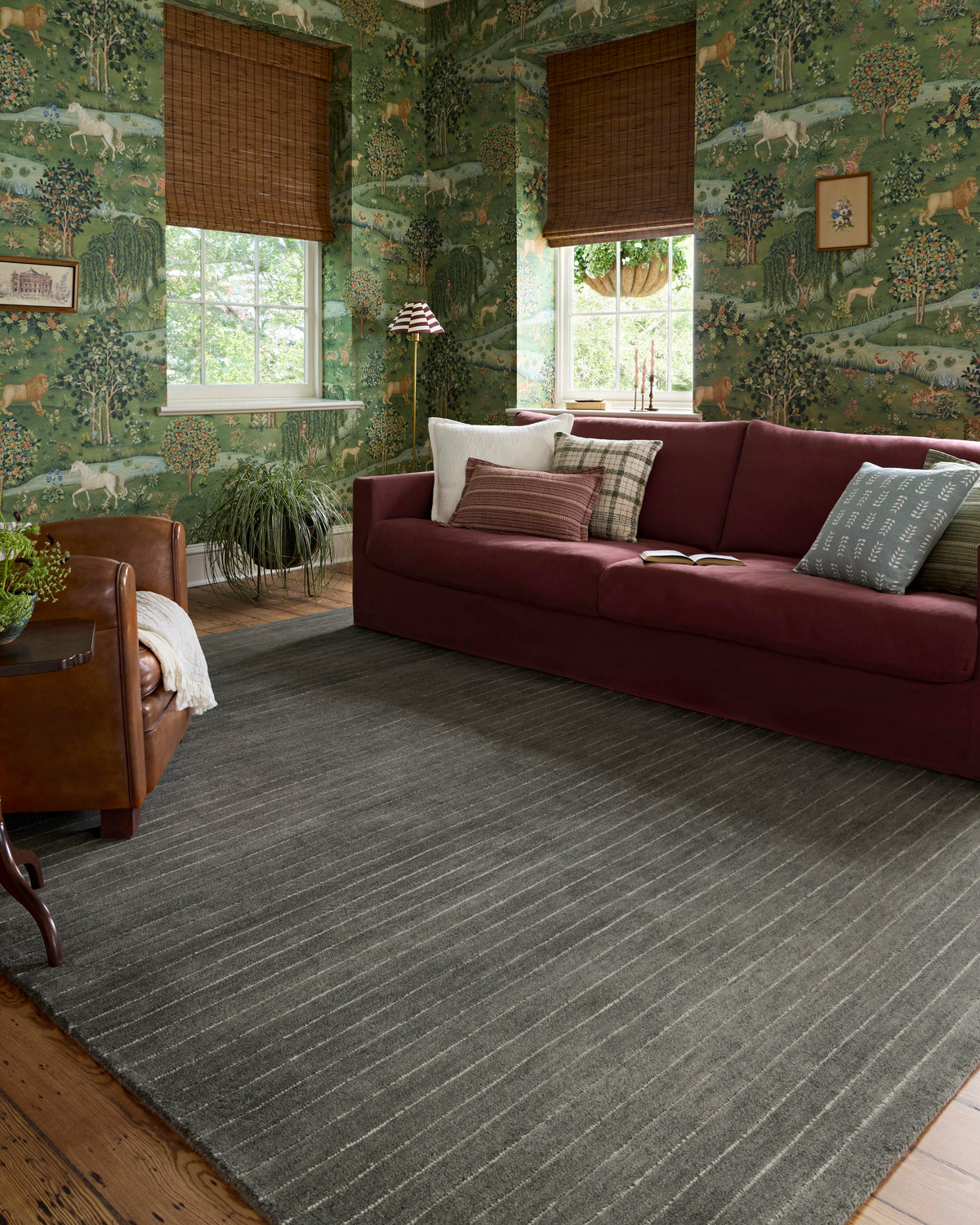 Henry Charcoal/Ivory Rug – room scene