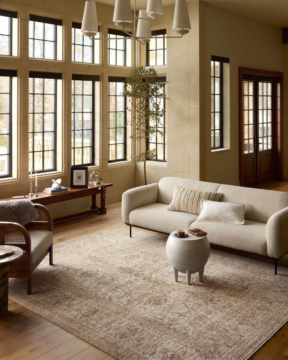 Heritage Ivory/Natural Rug – room scene