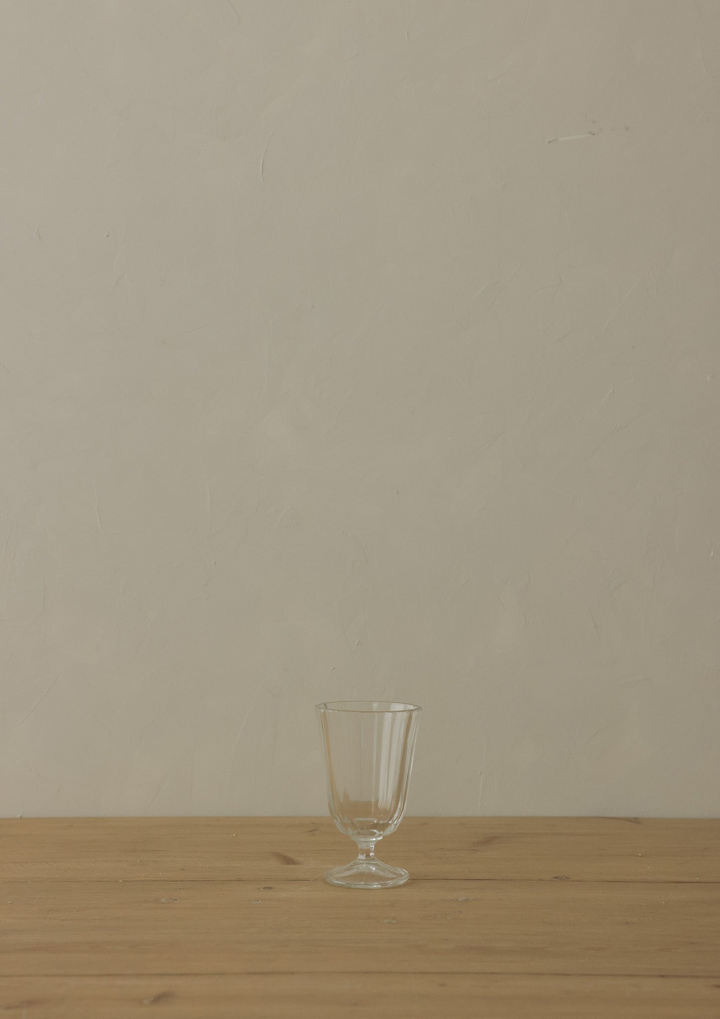 Lila Wine Glass
