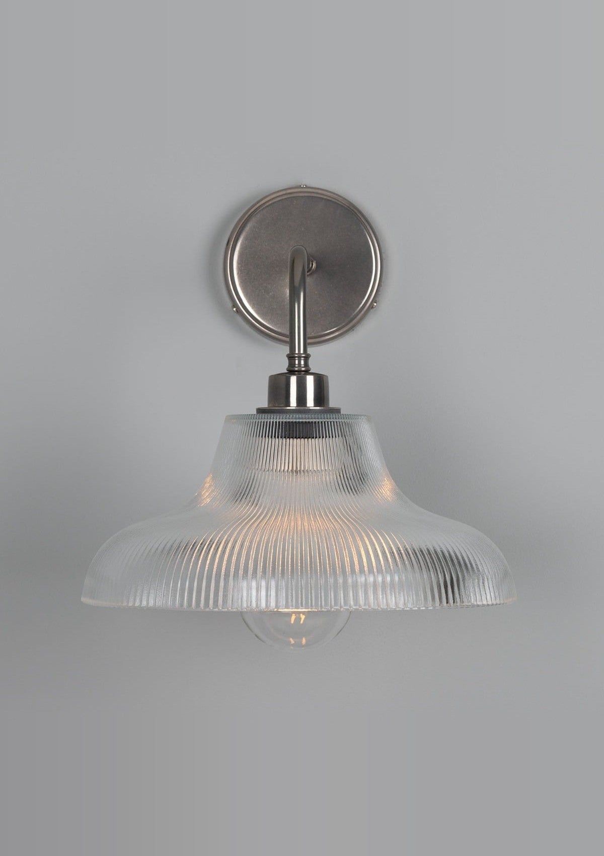 Mono Vintage Railway Glass Bathroom Wall Sconce – Antique Brass