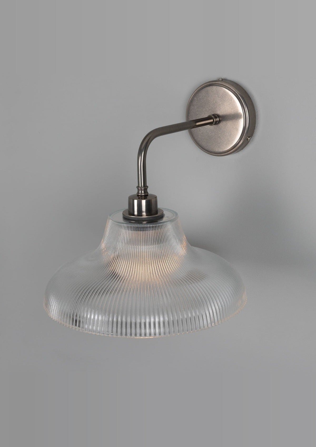 Mono Vintage Railway Glass Bathroom Wall Sconce – Antique Brass