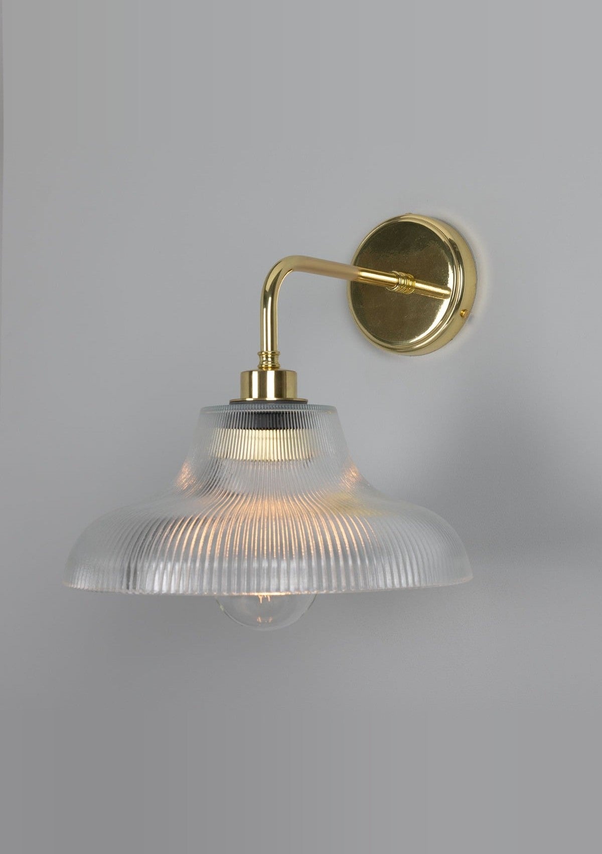 Mono Vintage Railway Glass Bathroom Wall Sconce – Polished Brass