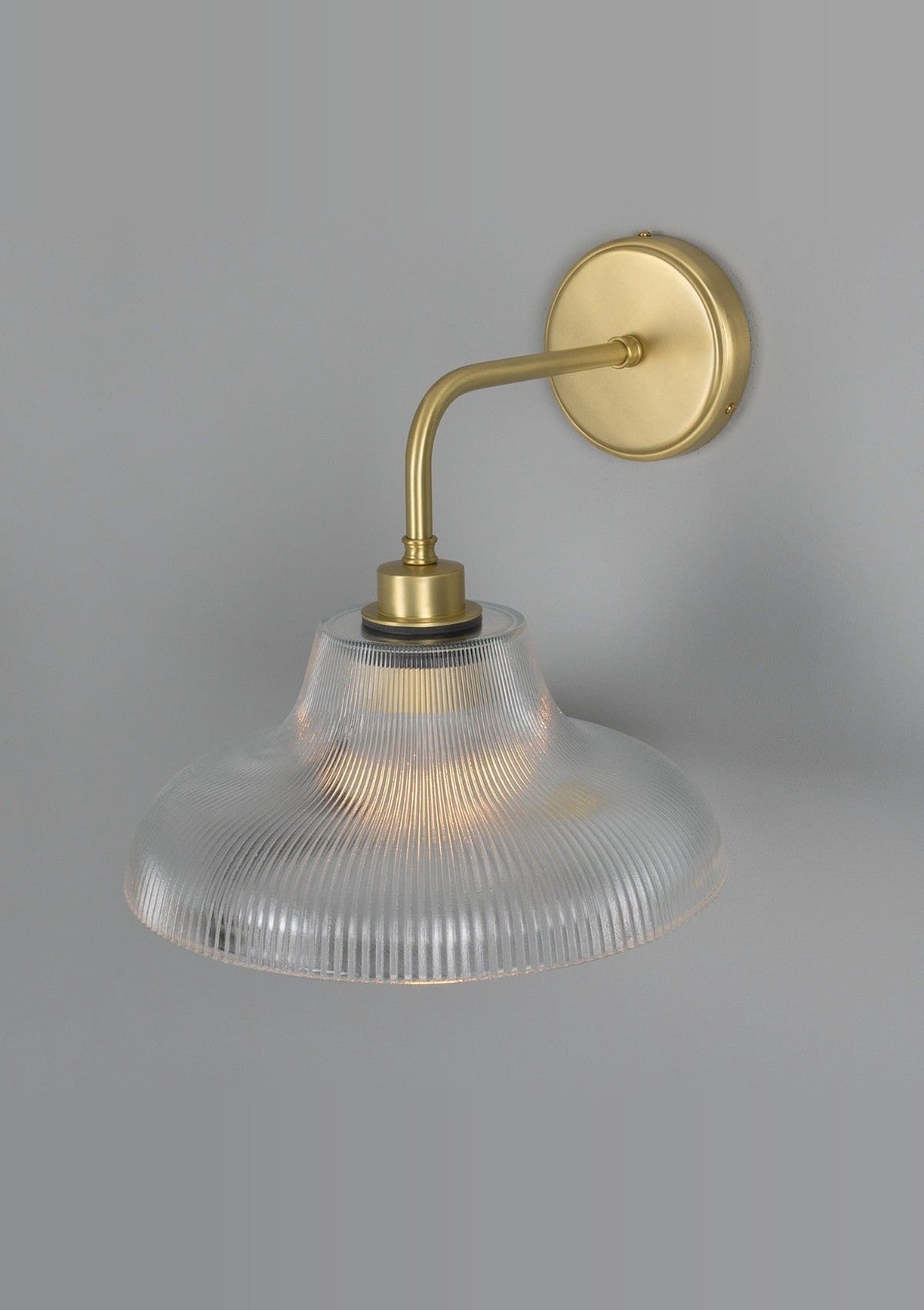 Mono Vintage Railway Glass Bathroom Wall Sconce – Satin Brass