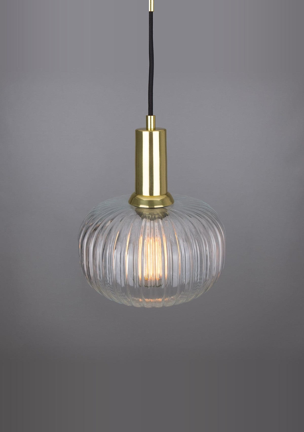 Nehir Reeded Glass and Brass Pendant – Polished Brass