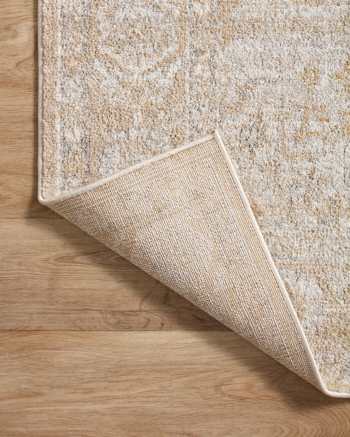 Odette Beige/Silver Rug – detail